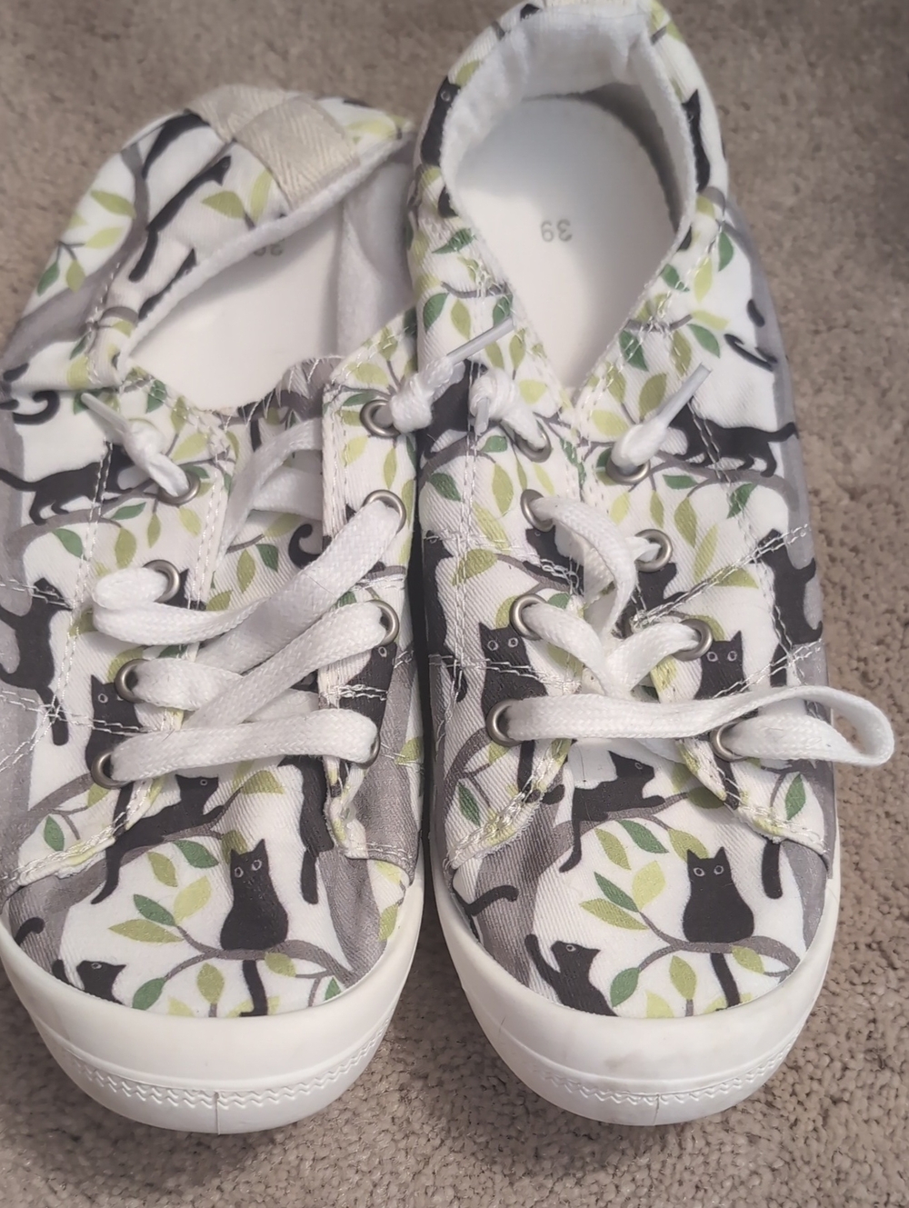 Casual White Canvas Sneakers with Black Cat Print
